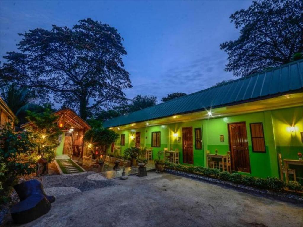 Oyo 622 Butterfly Totem Guesthouse Puerto Princesa Exterior foto